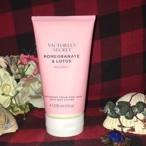 NWT VS POMEGRANATE AND LOTUS BODY WASH